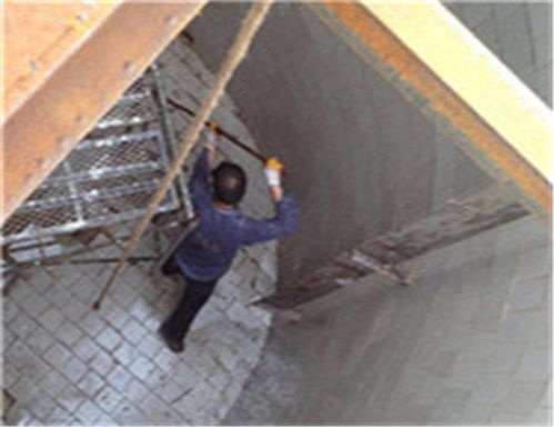 2022年砖瓦厂烟囱安装折梯与防腐保温工程施工方案